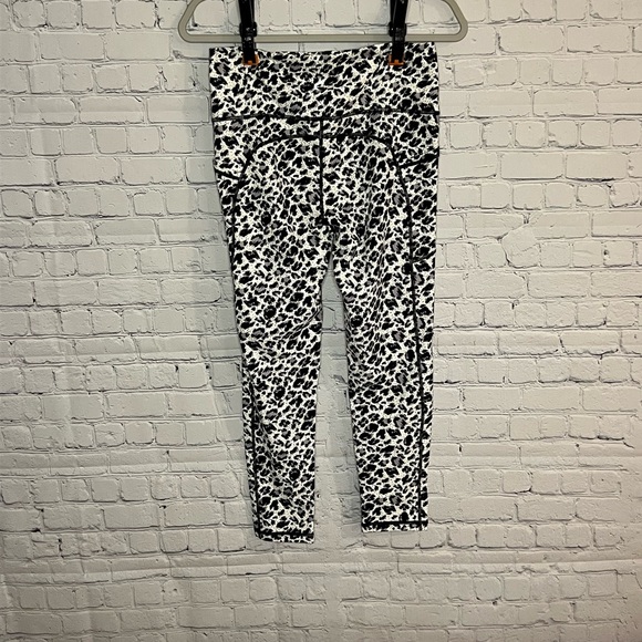 Zyia Snow Leopard Pocket Brilliant Hi-Rise 7/8 24" size 14-16 - Picture 2 of 3